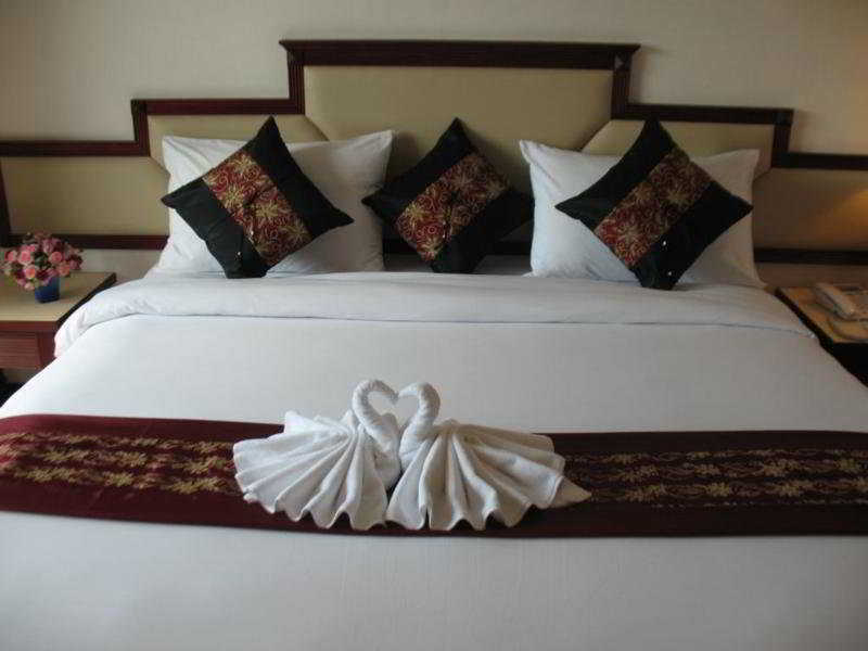 Mei Zhou Phuket Hotel Buitenkant foto