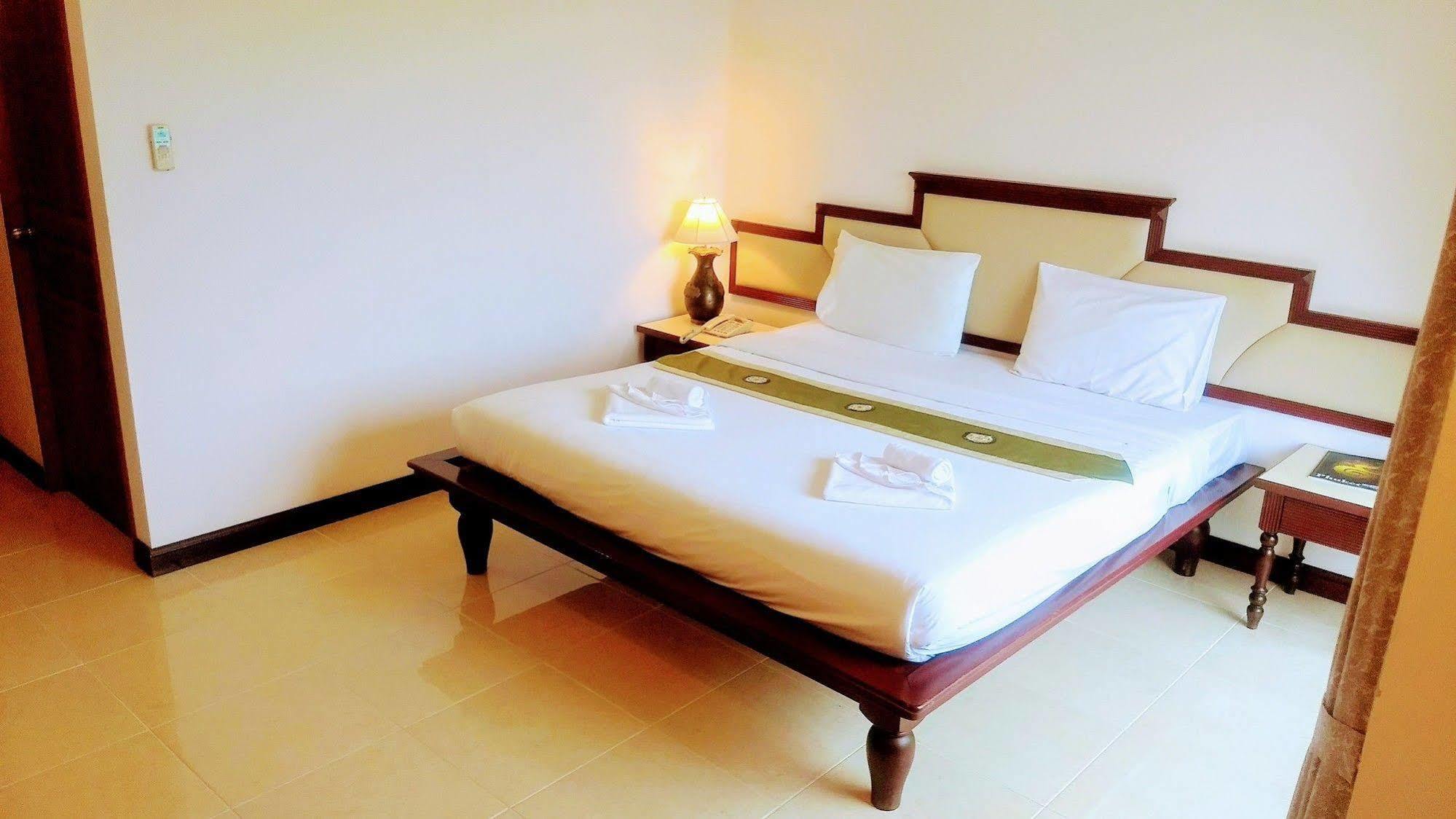 Mei Zhou Phuket Hotel Buitenkant foto